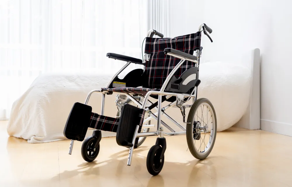 車いすと松葉杖などの福祉用具